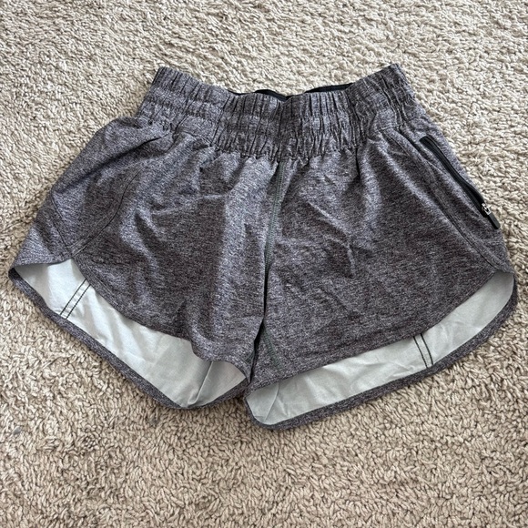 Lululemon Track that shorts size 4 - Picture 1 of 5